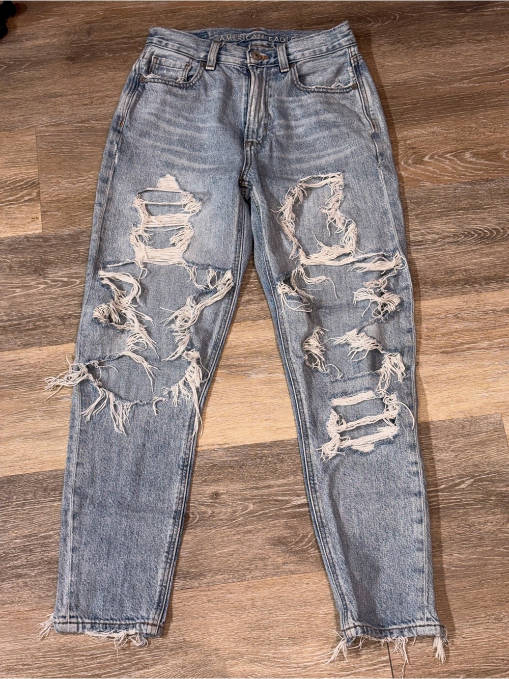 American Eagle Outfitters Light Blue Distressed Boyfriend Jeans